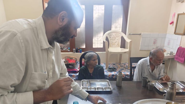 angadi-foundation-elderly-meal-service-sri-charana-home-2