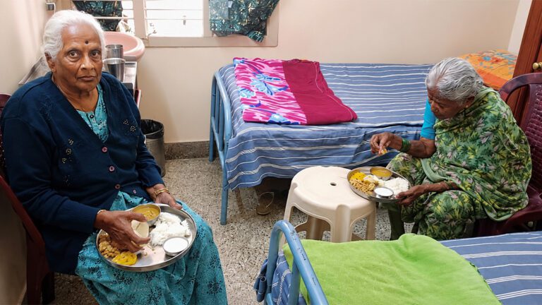 angadi-foundation-elderly-welfare-meal-initiative-omashram-trust-2