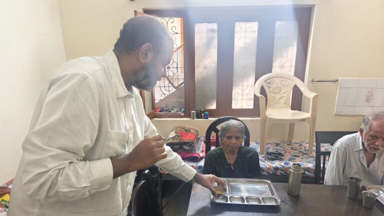angadi-foundation-meal-support-sri-charana-elders-home-1